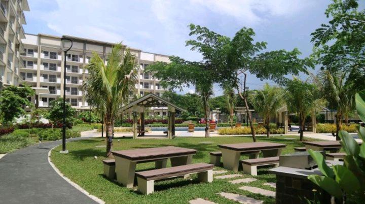 Acacia Estates Taguig Manila Exterior photo