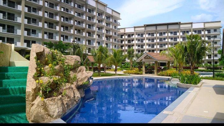Acacia Estates Taguig Manila Exterior photo